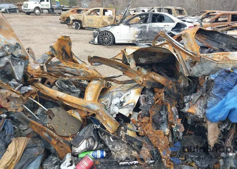 2015 Hyundai Genesis 3.8 из США, поврежденный, VIN KMHGN4JE3FU081168